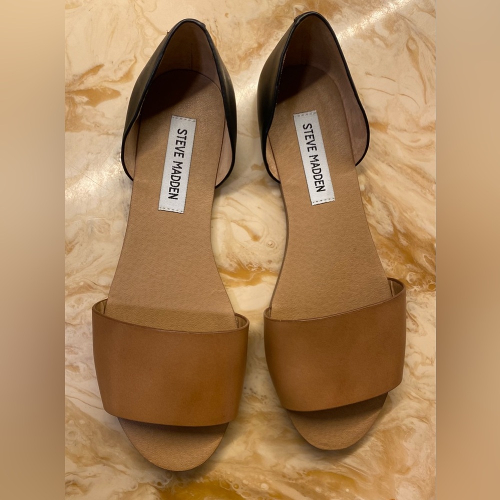 Steve Madden Side Step Tan and Black Women's Leather Sandals size 7 1/2